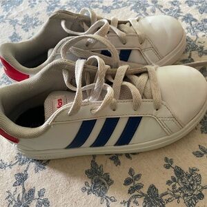 Adidas striped blue white shoes, boys size 1 Stan Smith classic retro